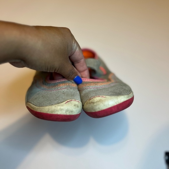 Plae Shoes size 13 kids with velcro closure - Picture 6 of 10